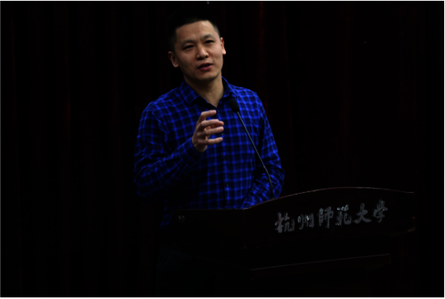 管庆江主持会议