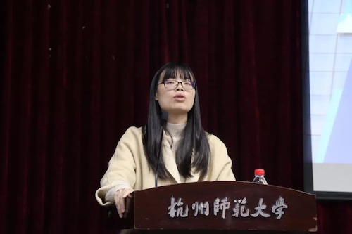 陈晓玲主持会议