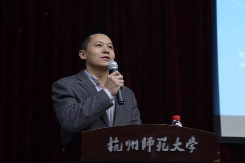 管庆江强调工作