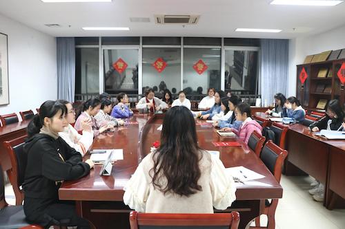 x小黄书
组织各班团支书学习党史