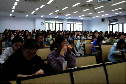 x小黄书
2021届全体本科生毕业生